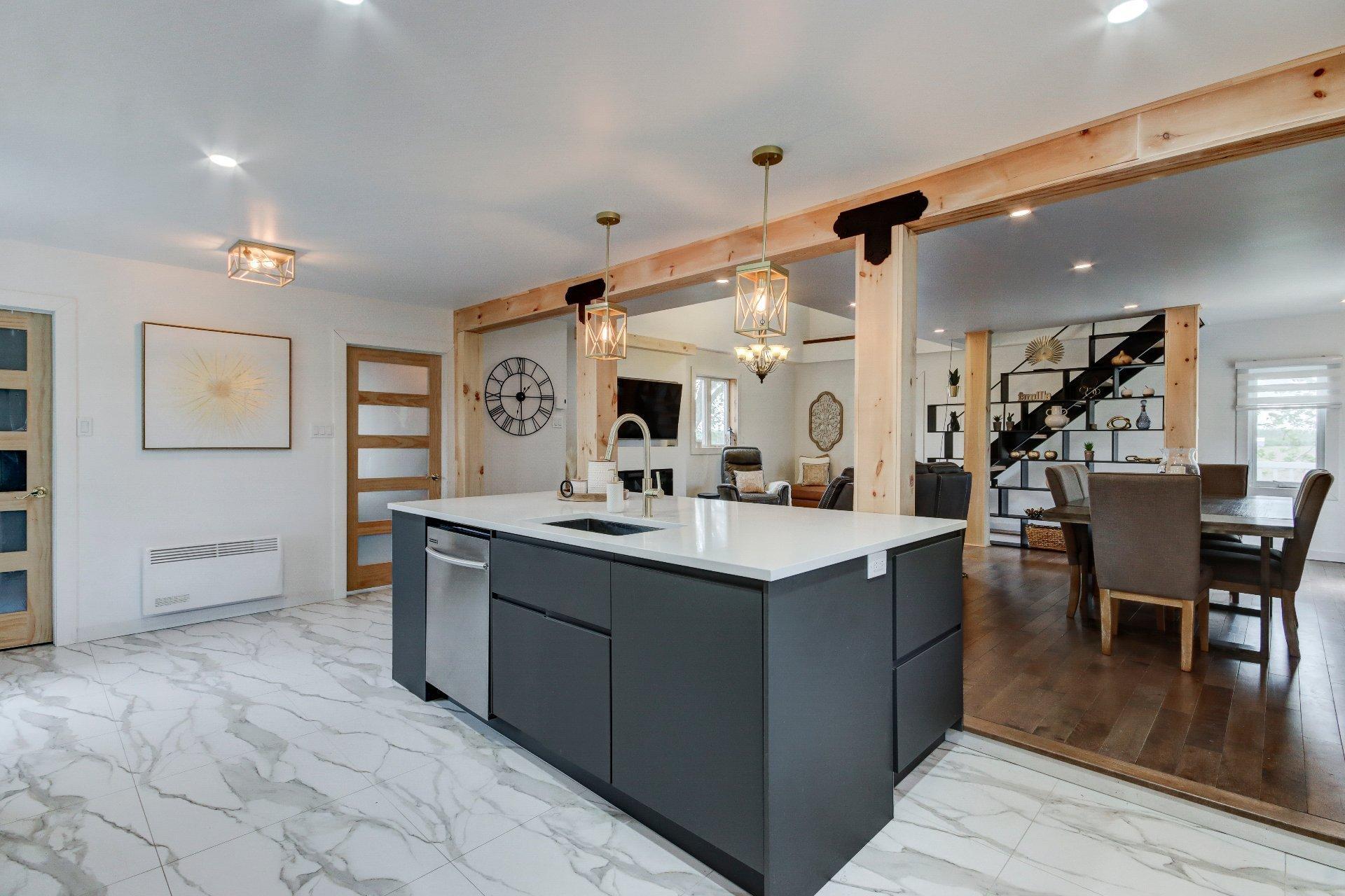 









1774


Ch. du Clocher

,
Saint-Jean-sur-Richelieu,




QC
J2Y1C8

