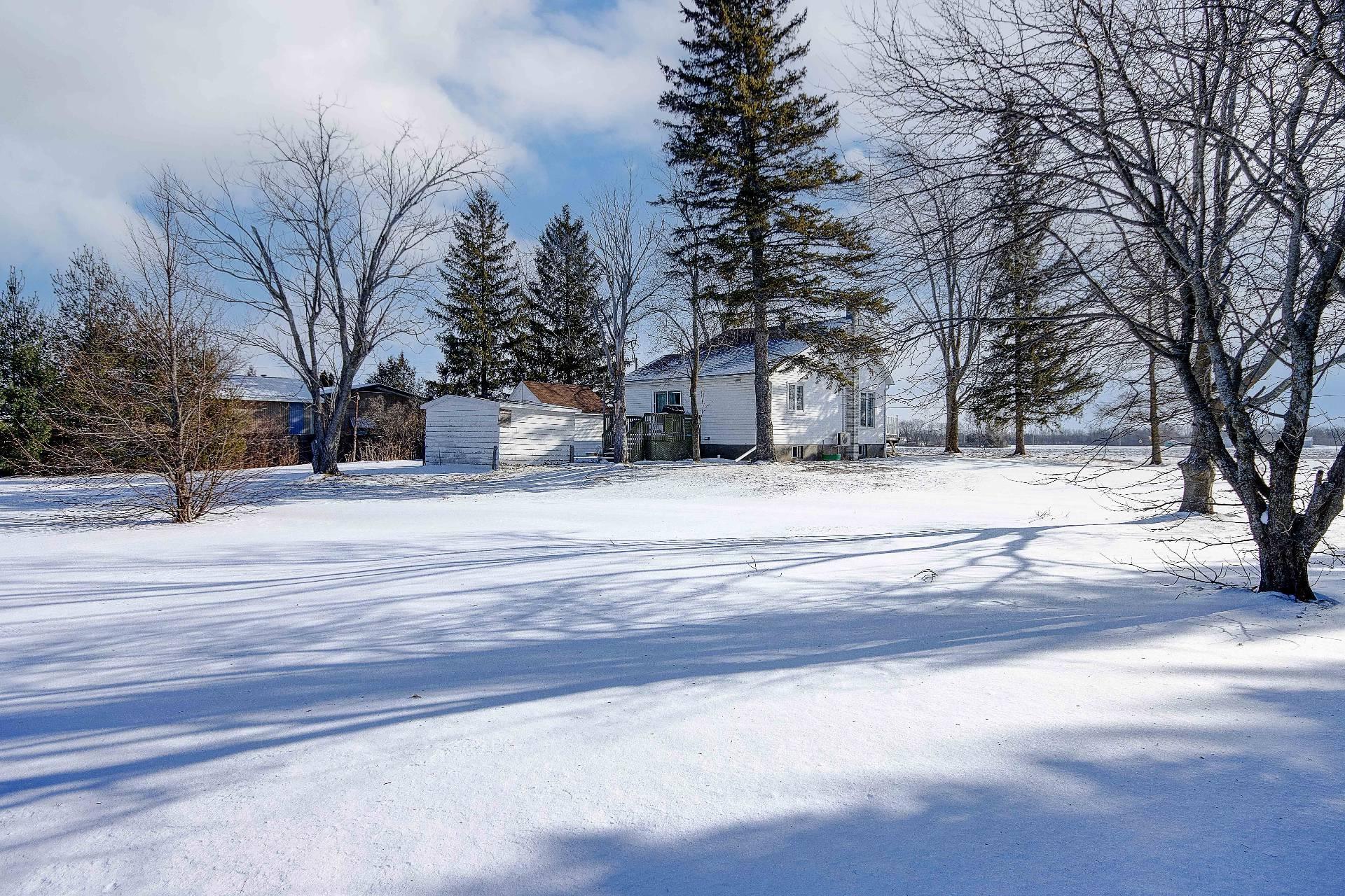 









1774


Ch. du Clocher

,
Saint-Jean-sur-Richelieu,




QC
J2Y1C8

