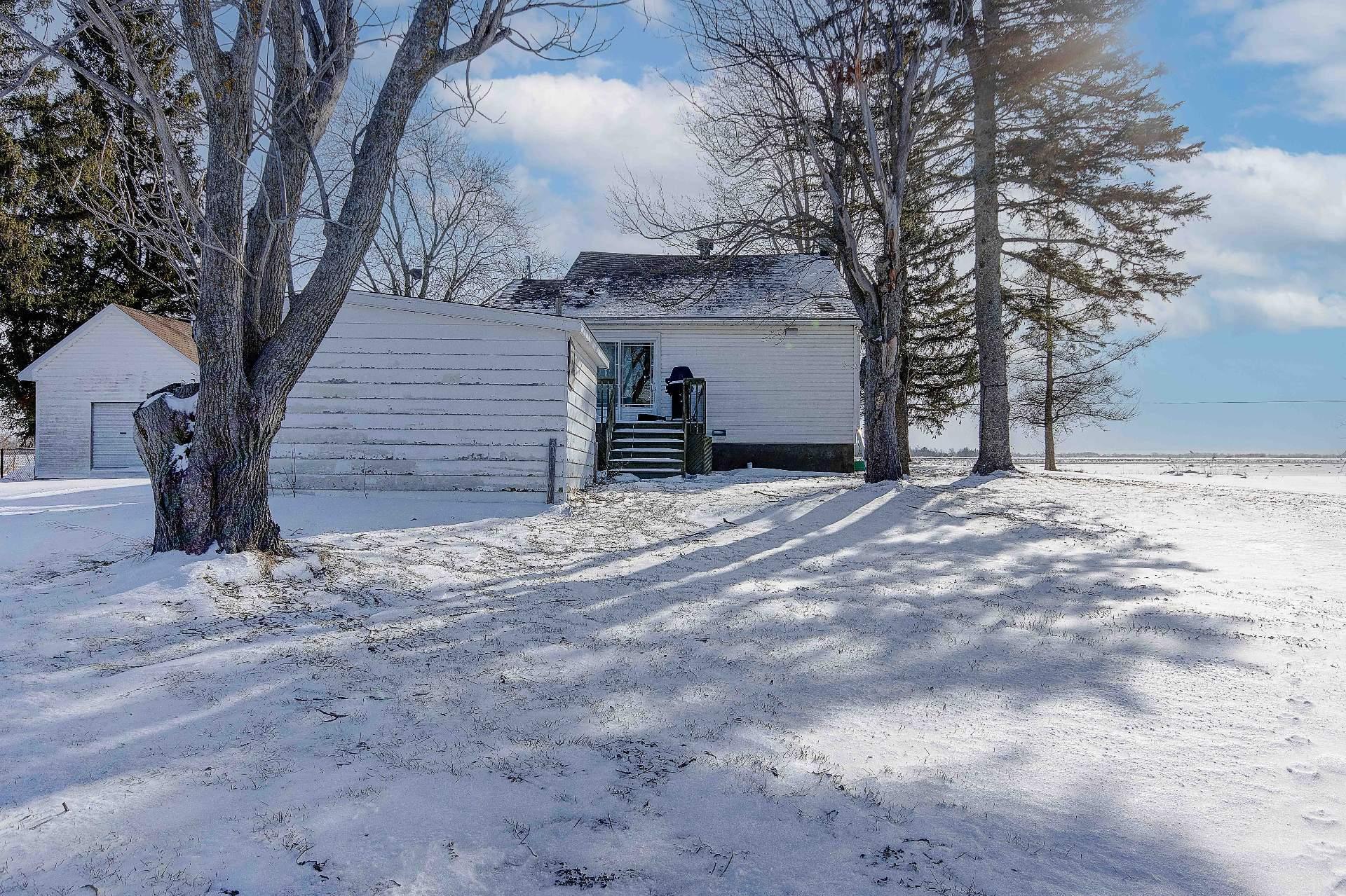 









1774


Ch. du Clocher

,
Saint-Jean-sur-Richelieu,




QC
J2Y1C8

