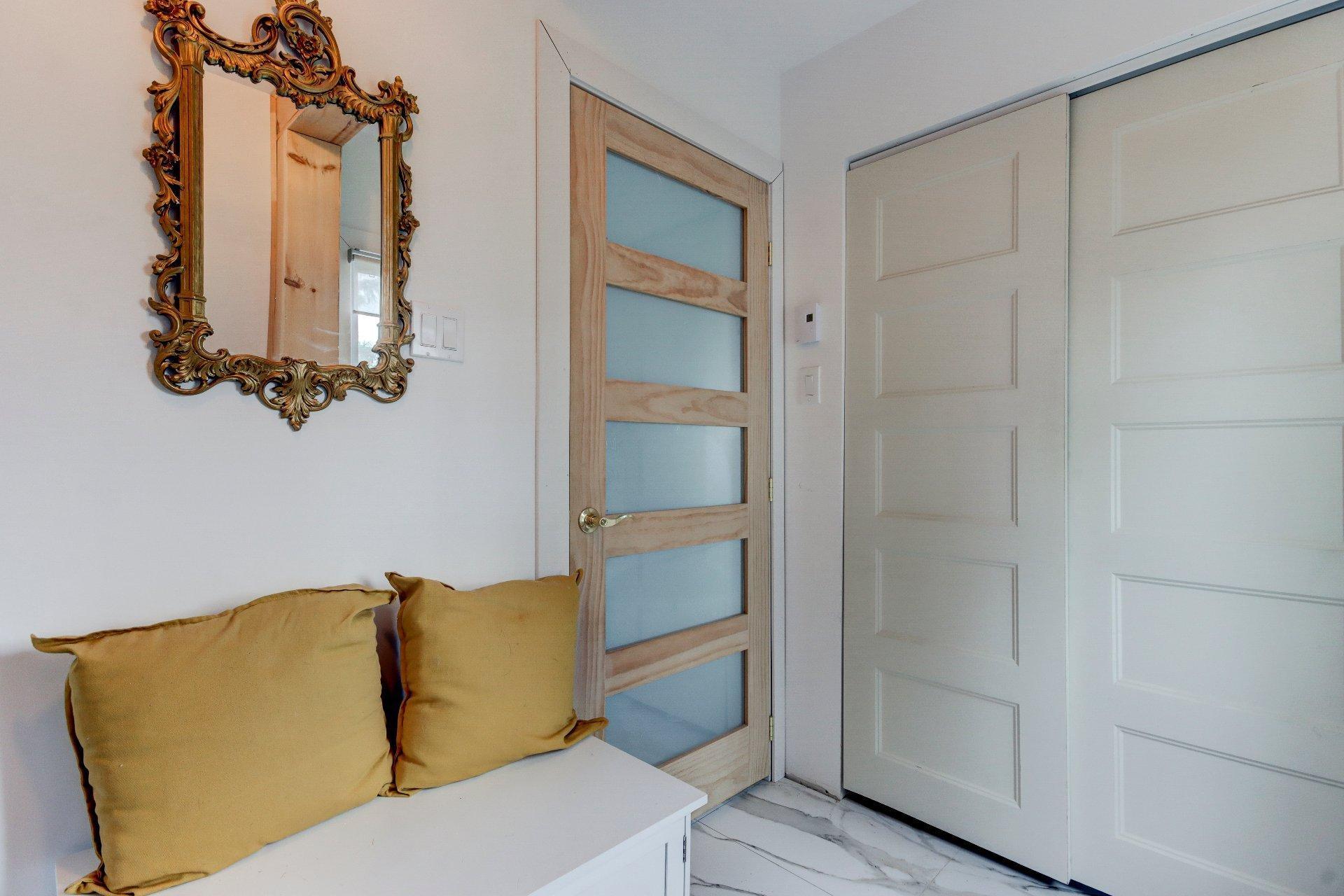 









1774


Ch. du Clocher

,
Saint-Jean-sur-Richelieu,




QC
J2Y1C8

