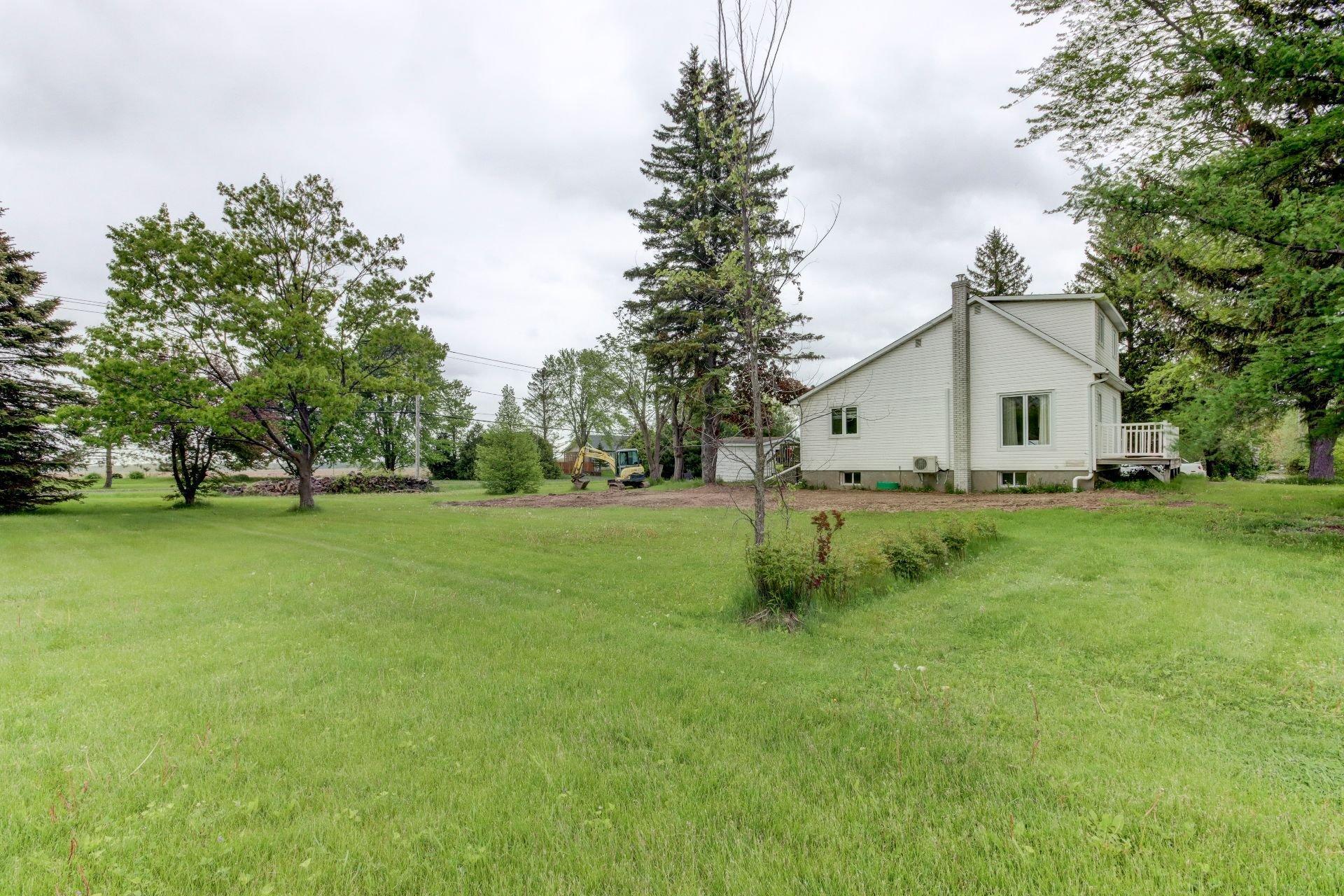 









1774


Ch. du Clocher

,
Saint-Jean-sur-Richelieu,




QC
J2Y1C8

