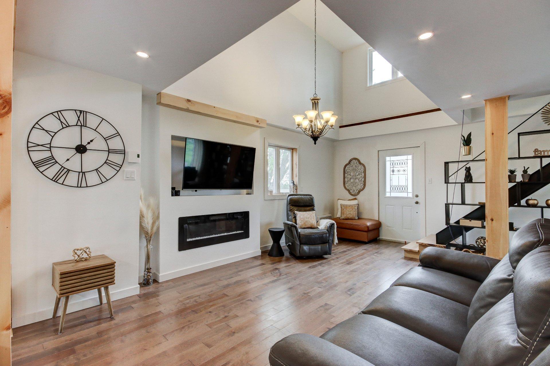 









1774


Ch. du Clocher

,
Saint-Jean-sur-Richelieu,




QC
J2Y1C8

