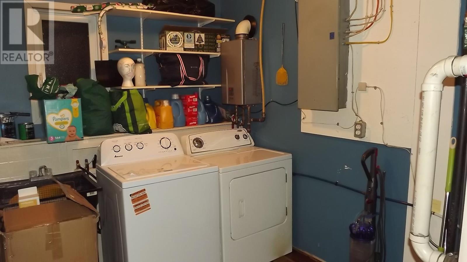 












224 Hillside DR S

,
Elliot Lake,




Ontario
P5A1N5

