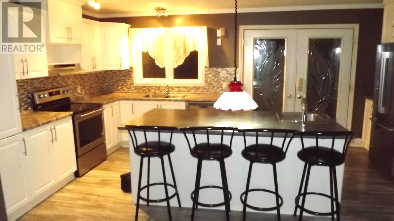 












224 Hillside DR S

,
Elliot Lake,




Ontario
P5A1N5

