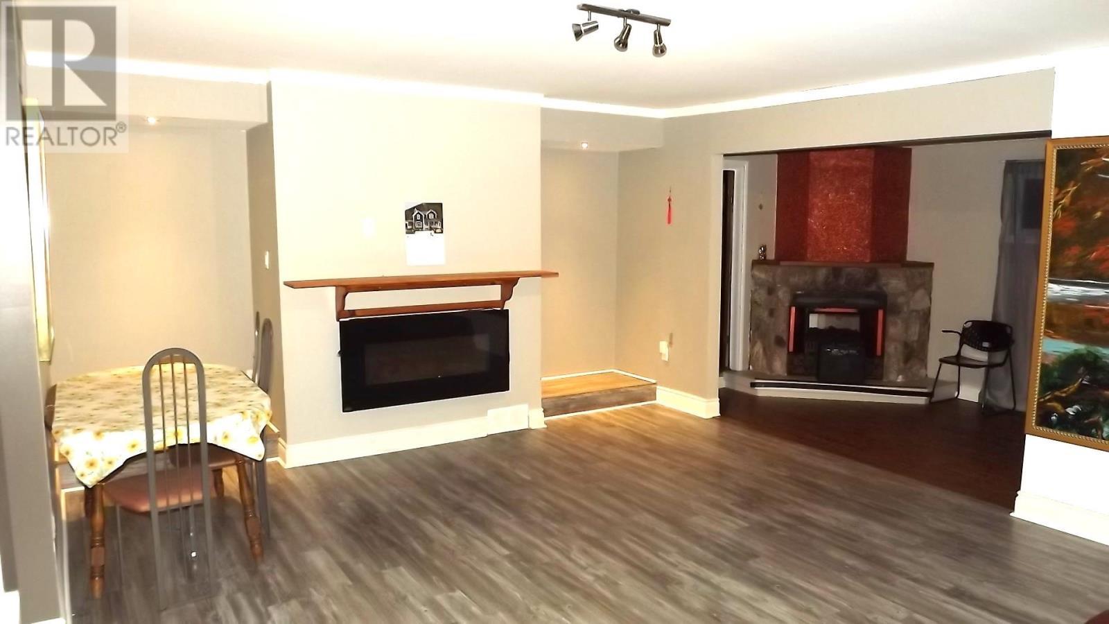 












224 Hillside DR S

,
Elliot Lake,




Ontario
P5A1N5

