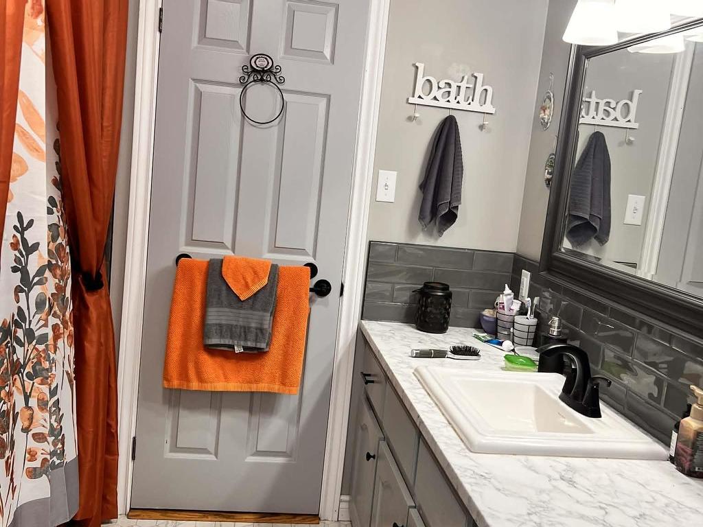 












17 Centennial Drive

,
Kensington,




PE
C0B 1M0

