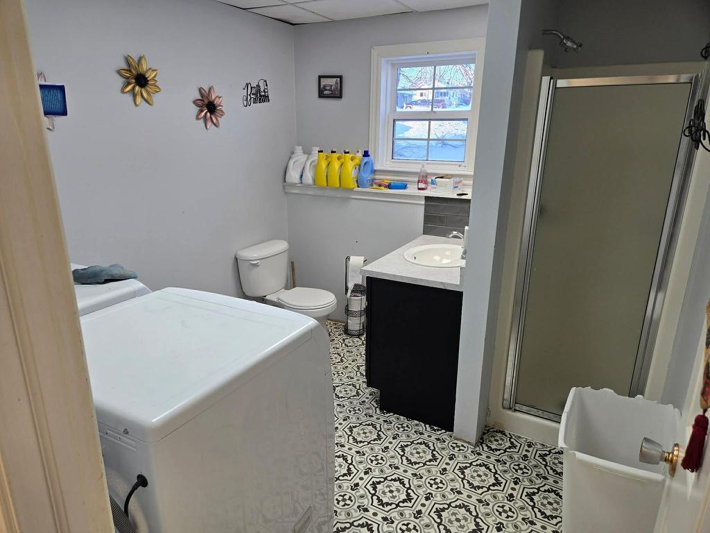 












17 Centennial Drive

,
Kensington,




PE
C0B 1M0

