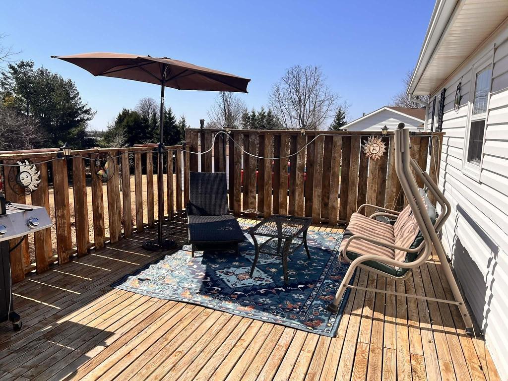 












17 Centennial Drive

,
Kensington,




PE
C0B 1M0

