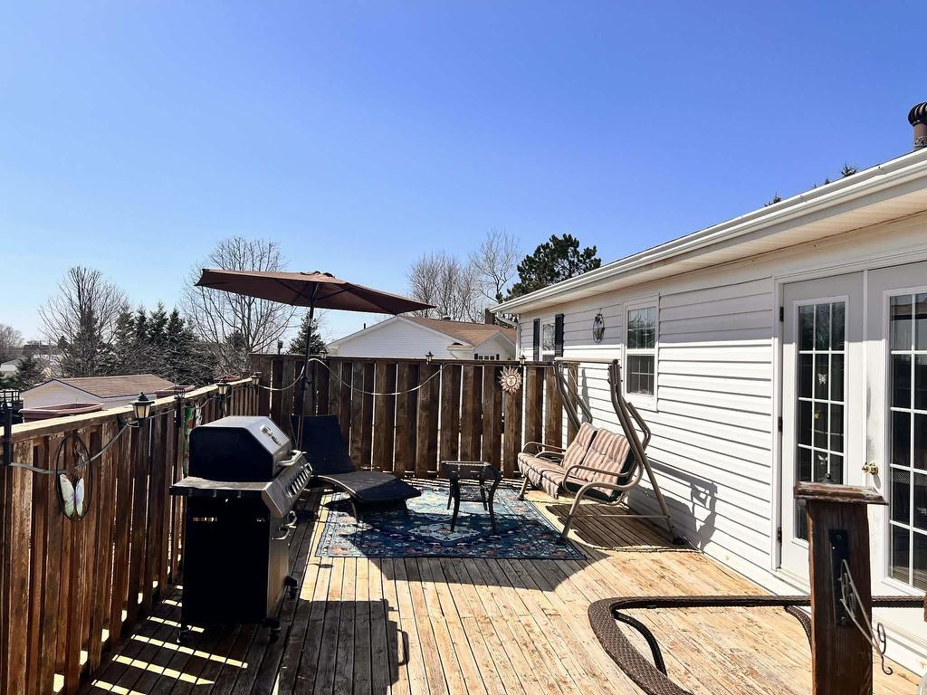 












17 Centennial Drive

,
Kensington,




PE
C0B 1M0

