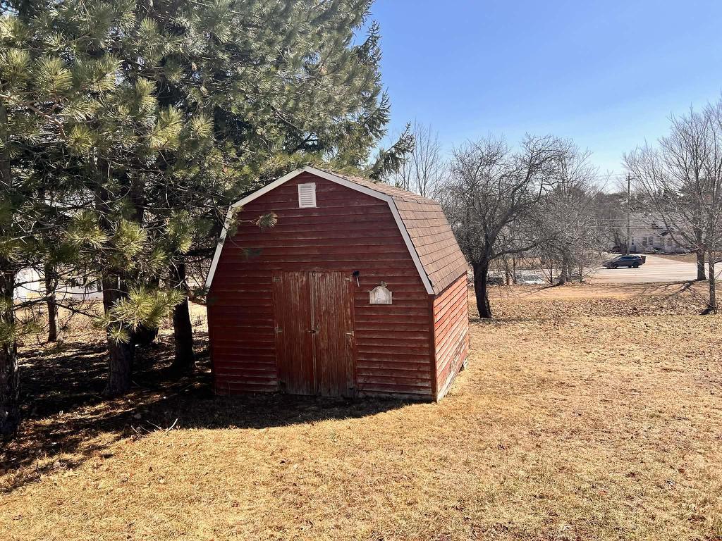 












17 Centennial Drive

,
Kensington,




PE
C0B 1M0

