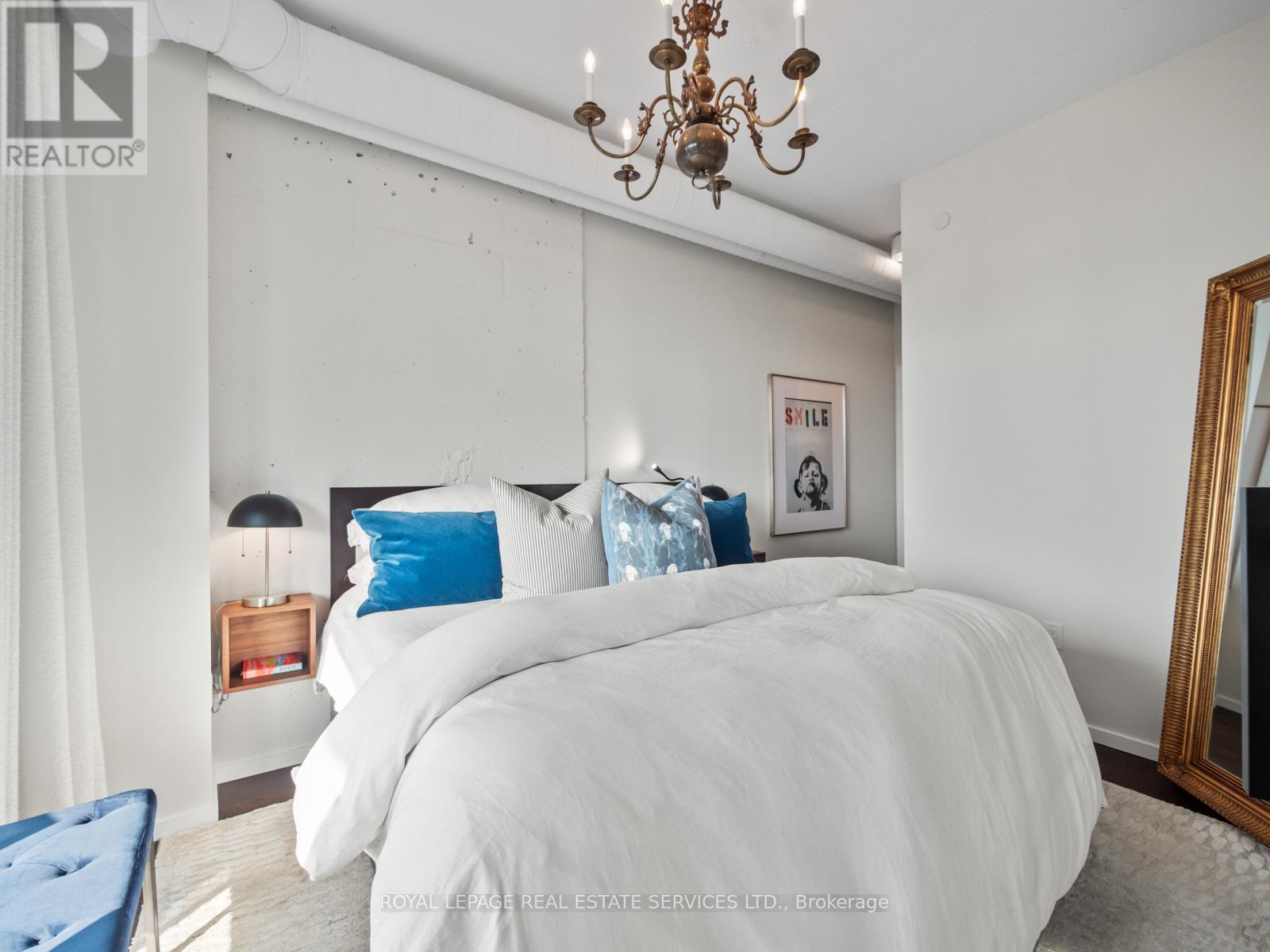 












904 - 21 LAWREN HARRIS SQUARE

,
Toronto,




Ontario
M5A0T4

