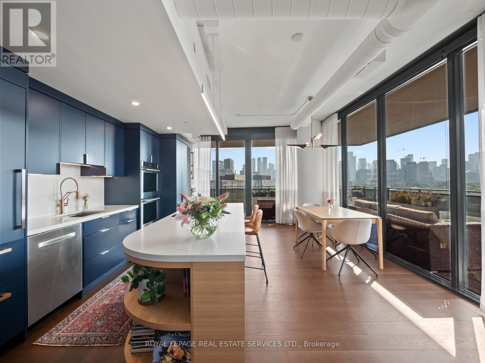 












904 - 21 LAWREN HARRIS SQUARE

,
Toronto,




Ontario
M5A0T4

