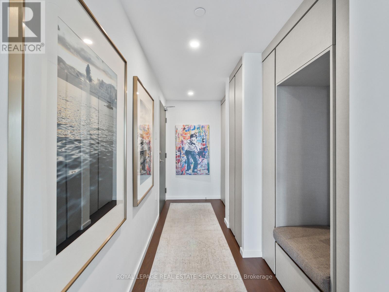 












904 - 21 LAWREN HARRIS SQUARE

,
Toronto,




Ontario
M5A0T4

