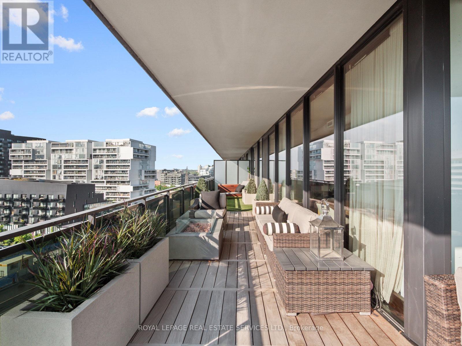 












904 - 21 LAWREN HARRIS SQUARE

,
Toronto,




Ontario
M5A0T4

