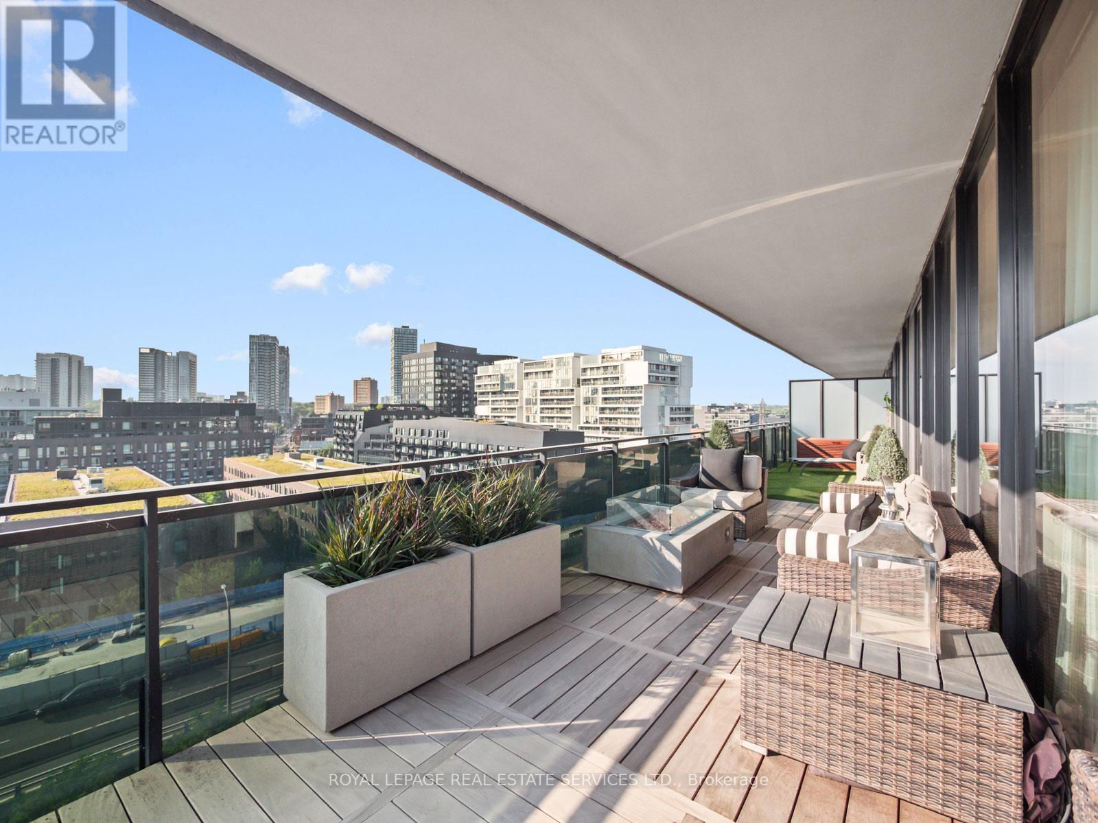 












904 - 21 LAWREN HARRIS SQUARE

,
Toronto,




Ontario
M5A0T4

