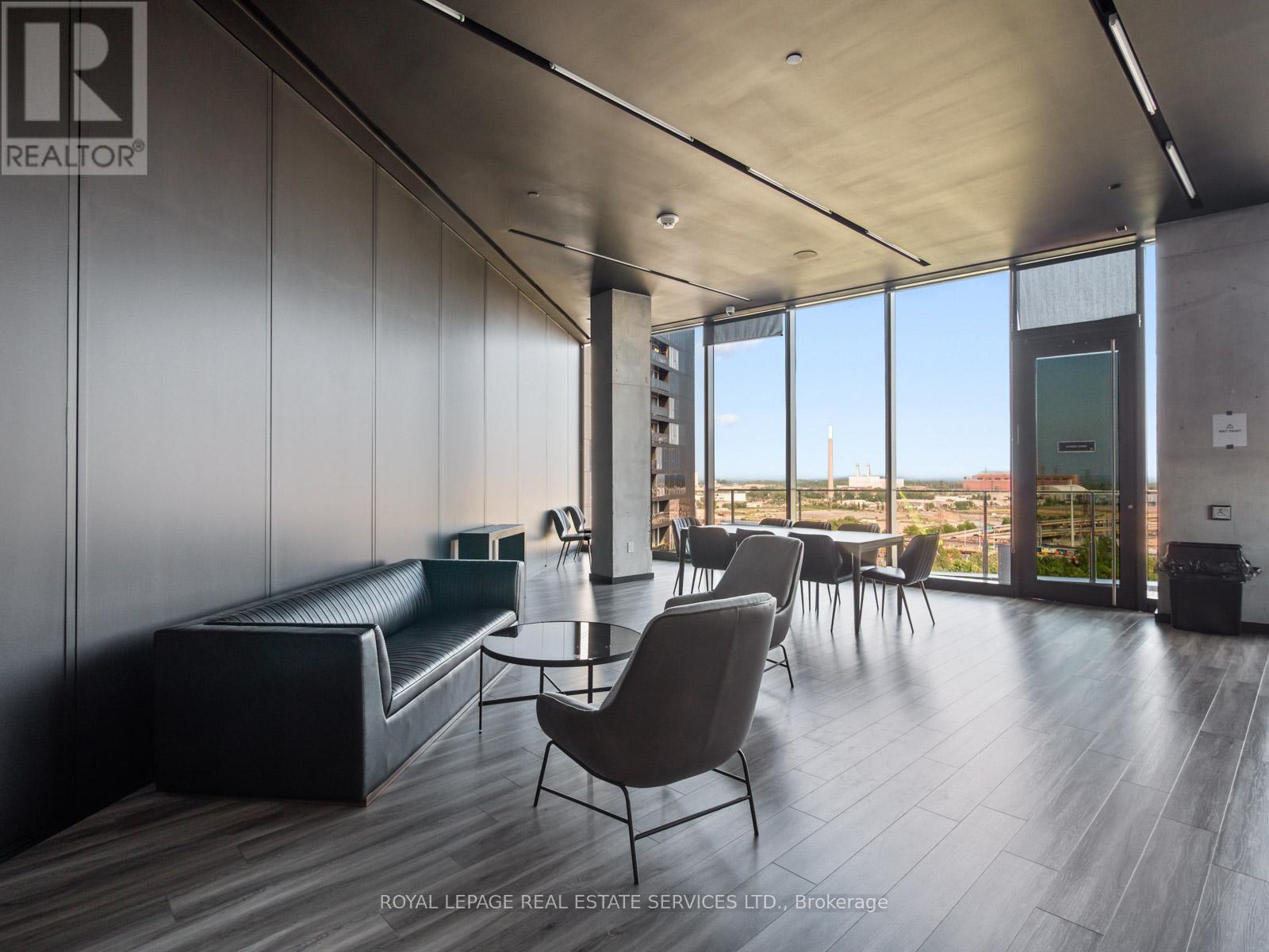 












904 - 21 LAWREN HARRIS SQUARE

,
Toronto,




Ontario
M5A0T4

