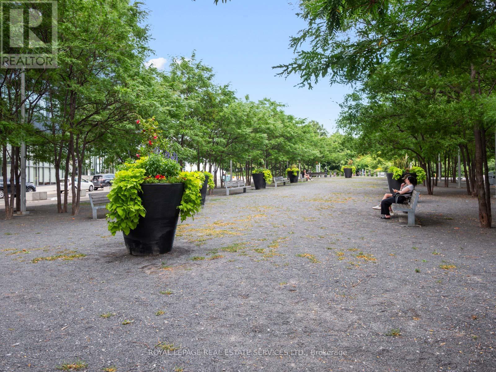 












904 - 21 LAWREN HARRIS SQUARE

,
Toronto,




Ontario
M5A0T4

