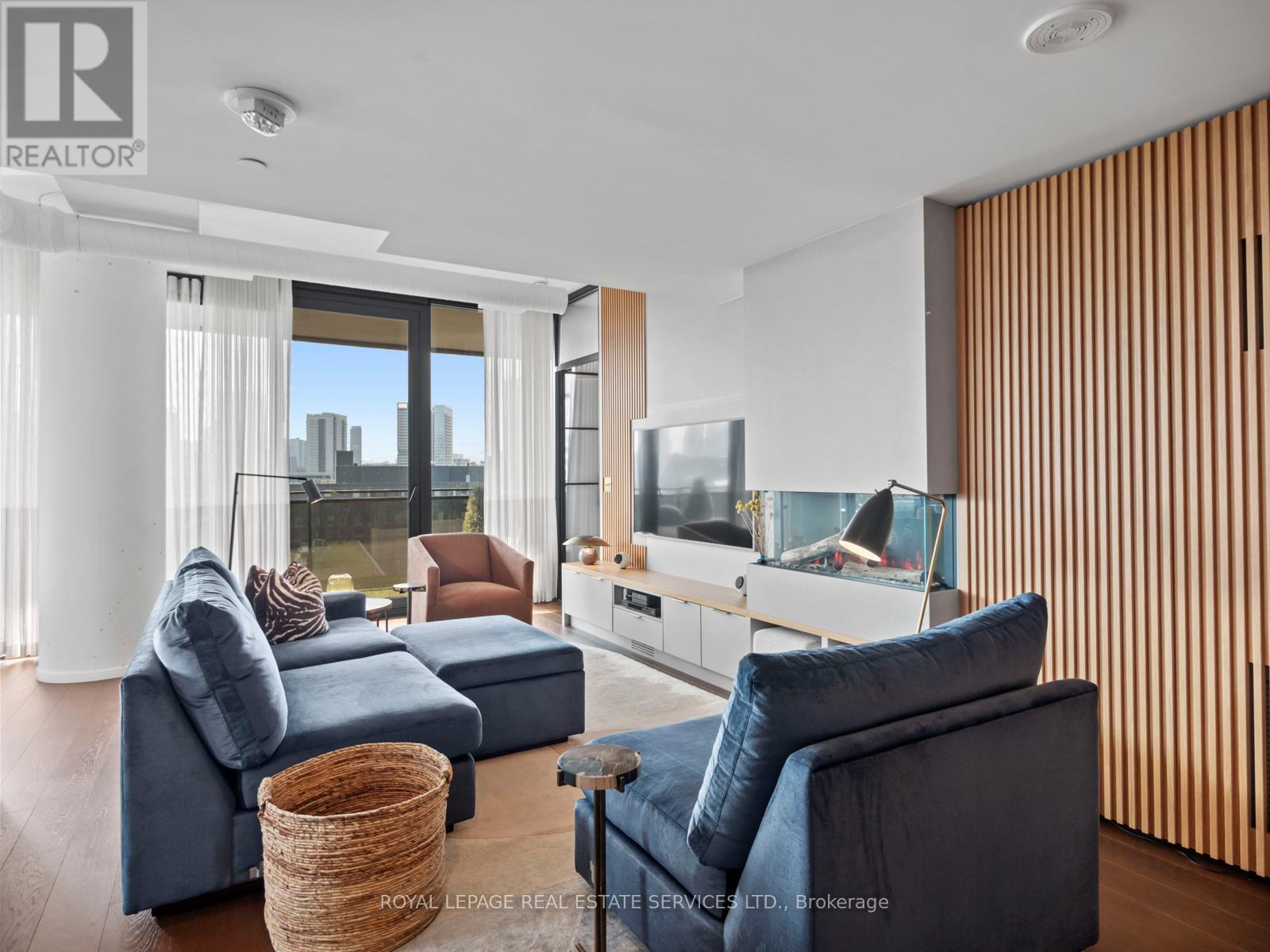 












904 - 21 LAWREN HARRIS SQUARE

,
Toronto,




Ontario
M5A0T4

