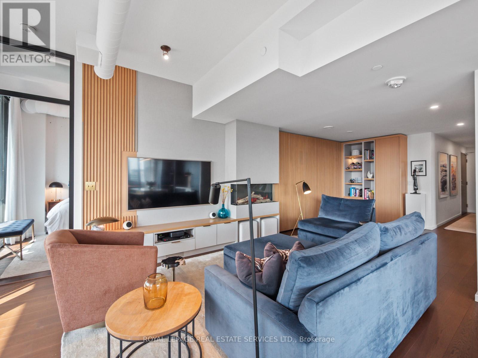 












904 - 21 LAWREN HARRIS SQUARE

,
Toronto,




Ontario
M5A0T4

