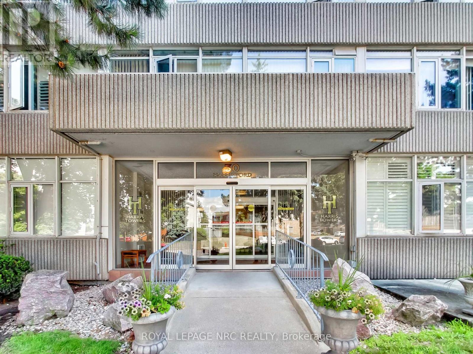 












405 - 30 HARRISFORD STREET

,
Hamilton,




Ontario
L8K6M9

