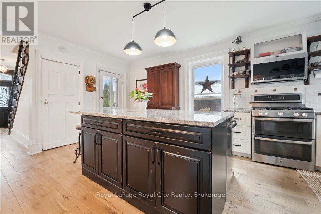 












42 BIELBY STREET

,
East Luther Grand Valley (Grand Valley),




Ontario
L9W5N3

