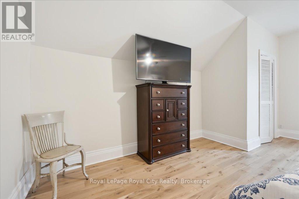 












42 BIELBY STREET

,
East Luther Grand Valley (Grand Valley),




Ontario
L9W5N3

