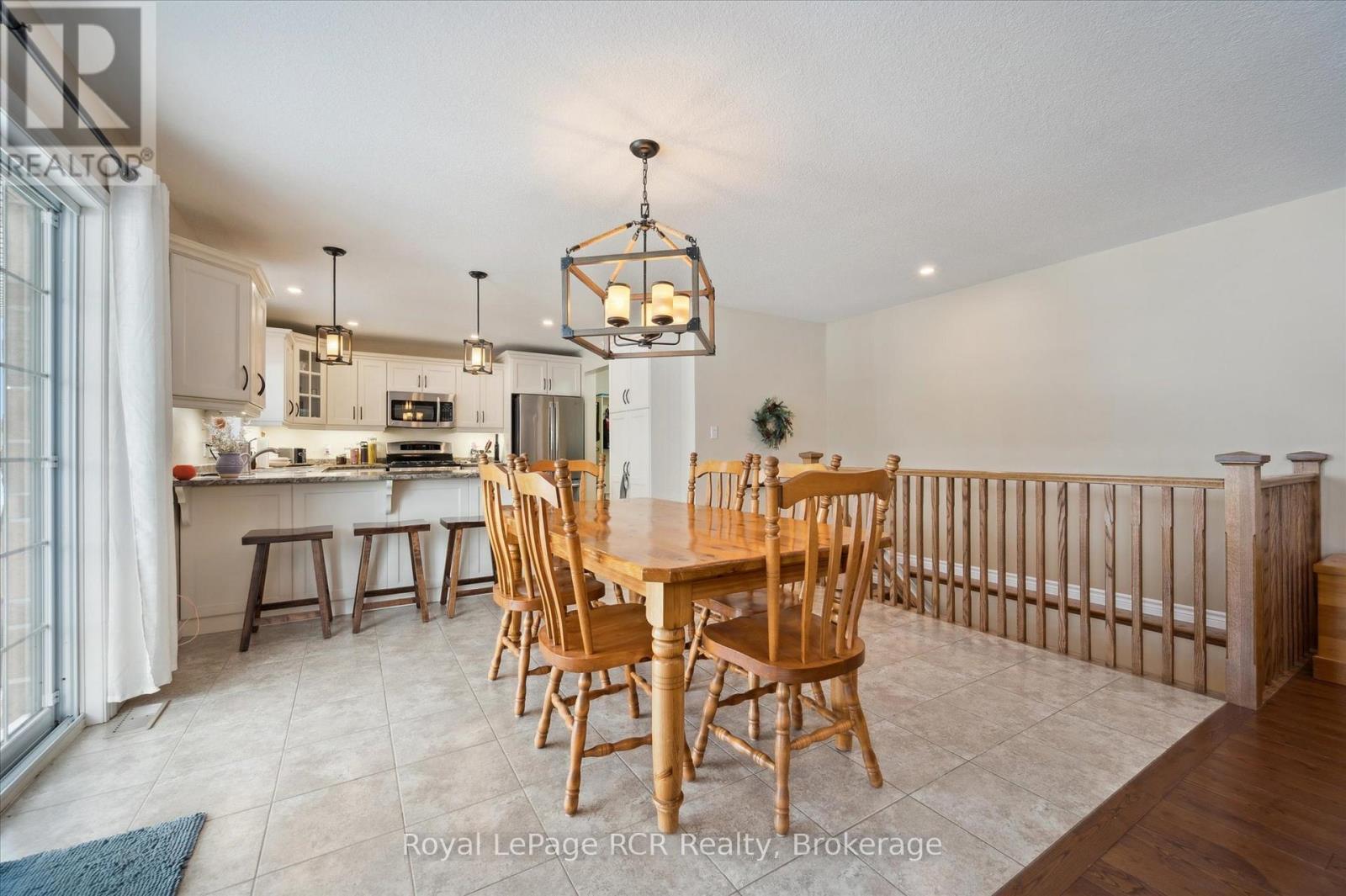 












10 SPARBERRY STREET W

,
Southgate,




Ontario
N0G2L0

