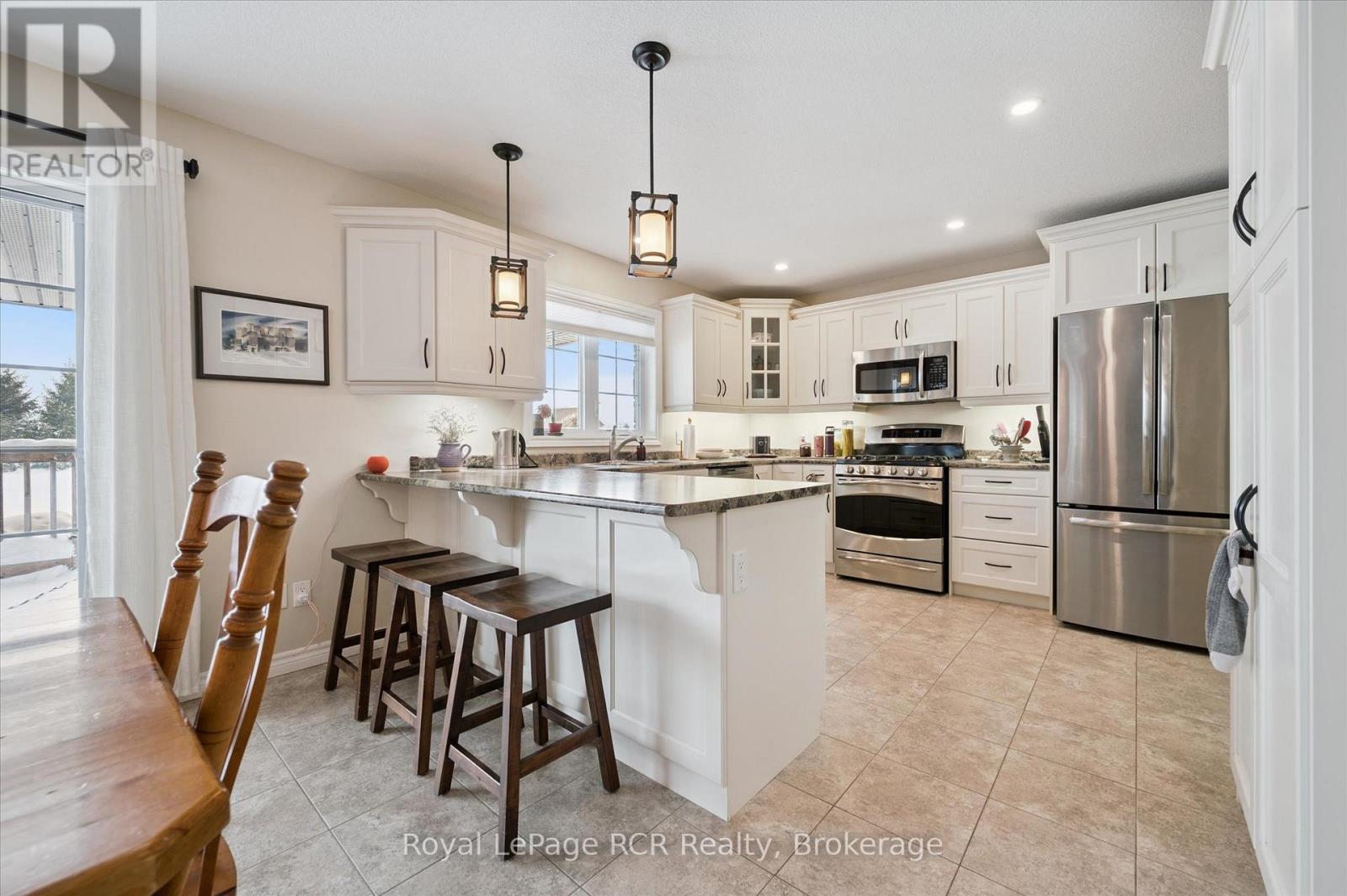 












10 SPARBERRY STREET W

,
Southgate,




Ontario
N0G2L0

