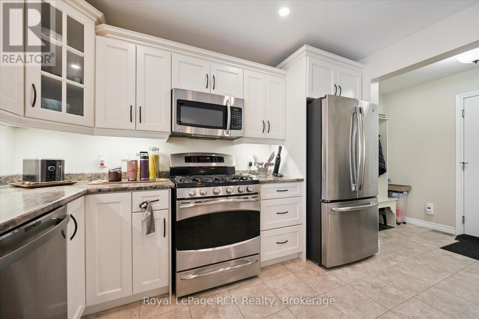 












10 SPARBERRY STREET W

,
Southgate,




Ontario
N0G2L0

