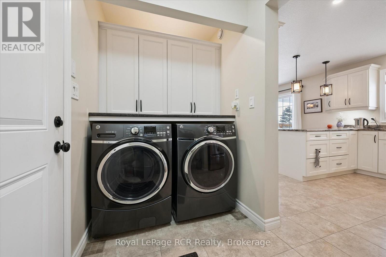 












10 SPARBERRY STREET W

,
Southgate,




Ontario
N0G2L0

