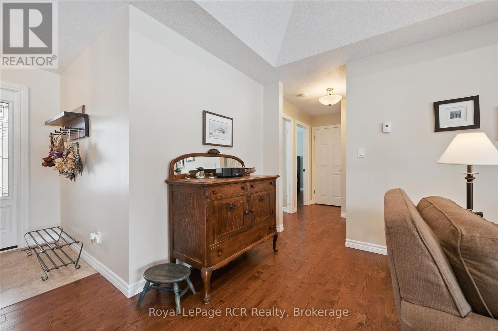 












10 SPARBERRY STREET W

,
Southgate,




Ontario
N0G2L0

