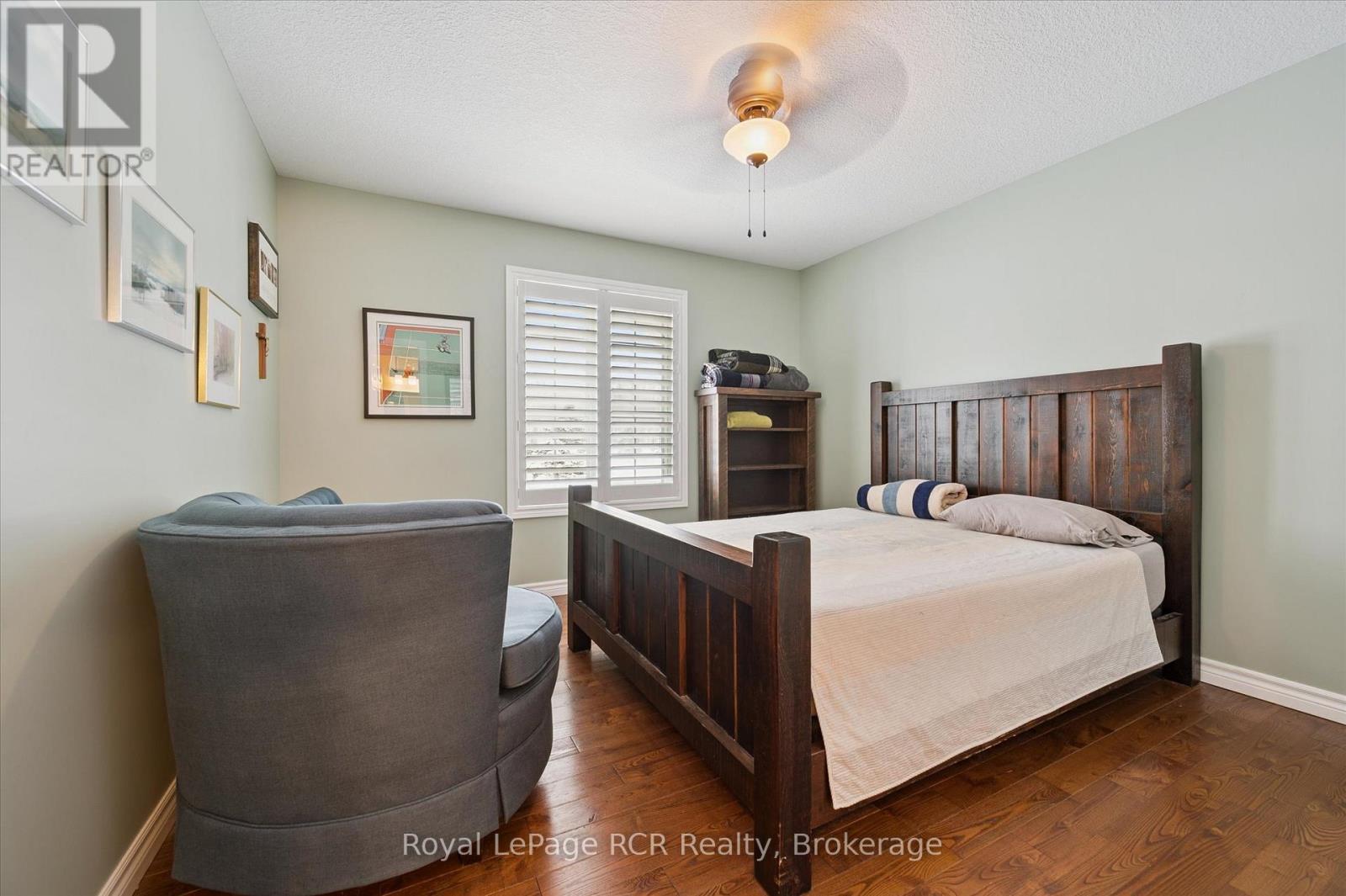 












10 SPARBERRY STREET W

,
Southgate,




Ontario
N0G2L0

