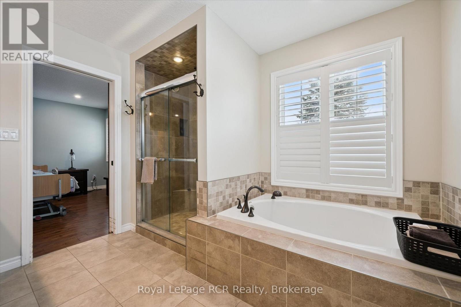 












10 SPARBERRY STREET W

,
Southgate,




Ontario
N0G2L0

