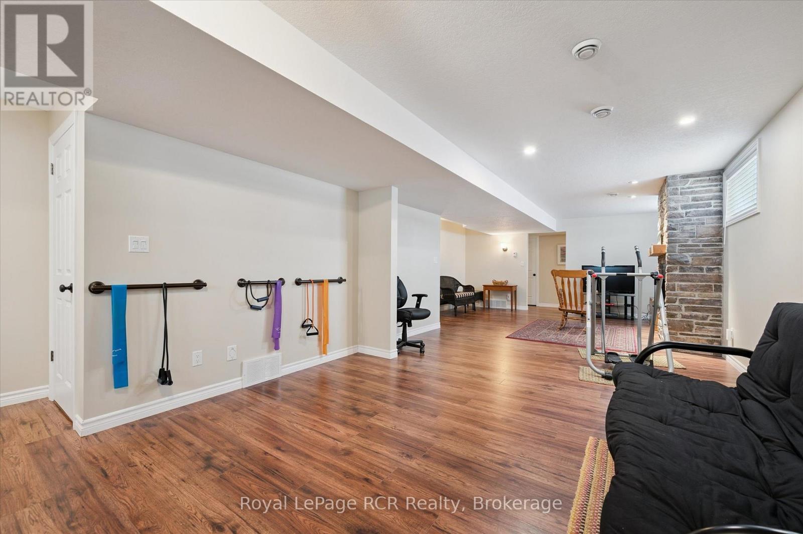 












10 SPARBERRY STREET W

,
Southgate,




Ontario
N0G2L0

