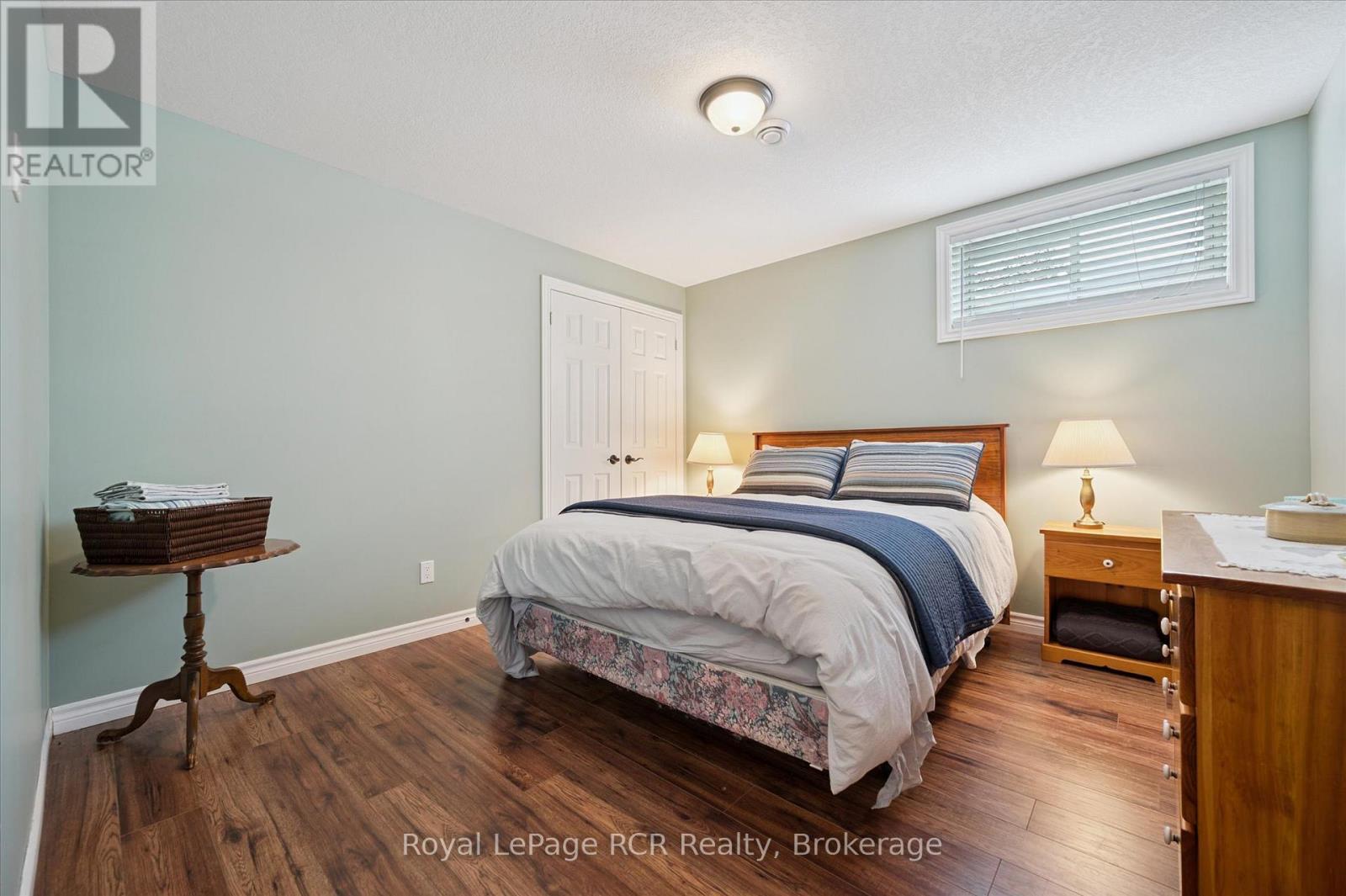 












10 SPARBERRY STREET W

,
Southgate,




Ontario
N0G2L0

