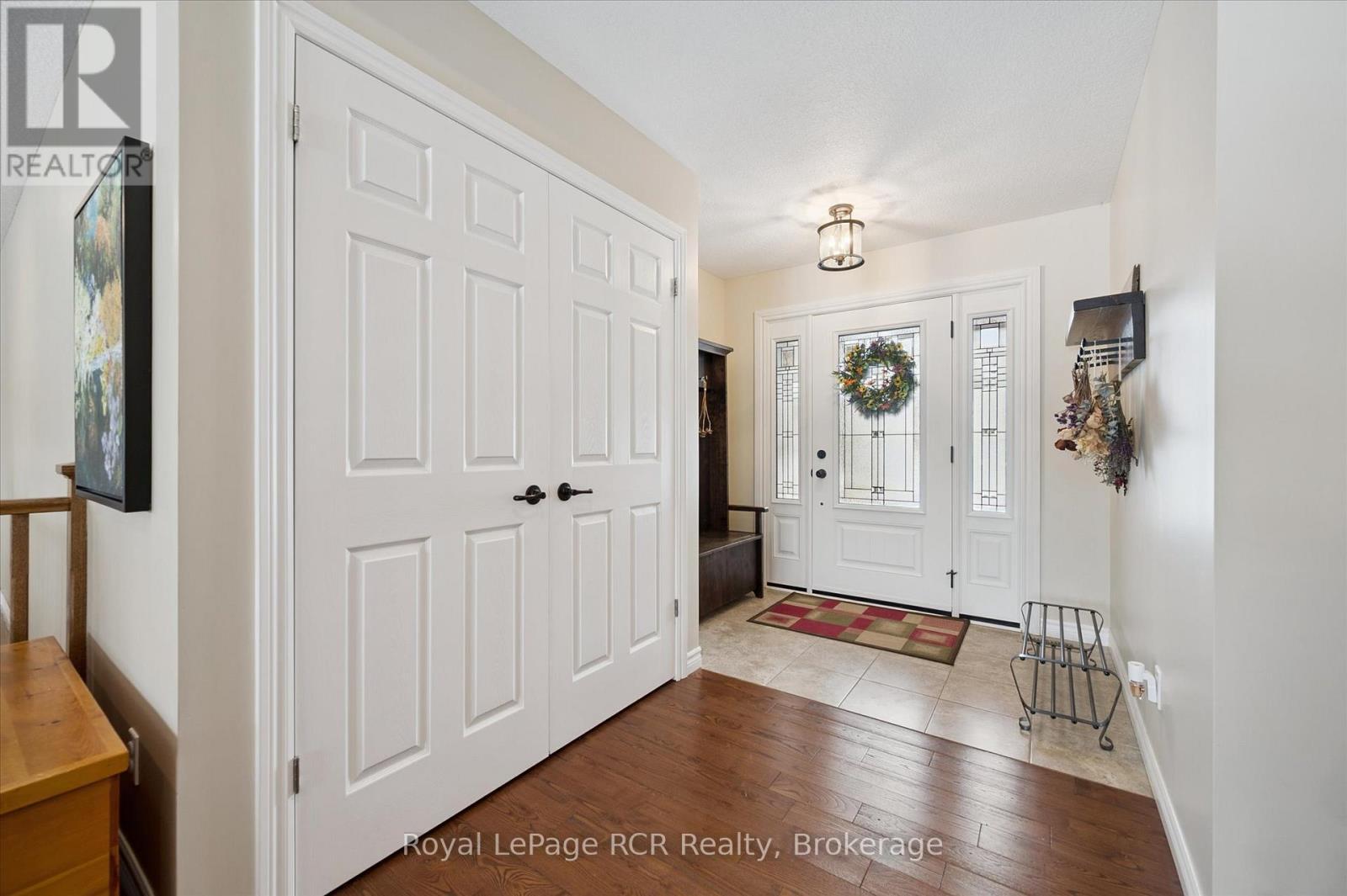 












10 SPARBERRY STREET W

,
Southgate,




Ontario
N0G2L0

