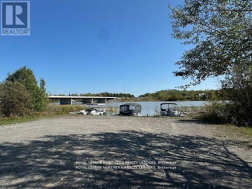 












13435 HIGHWAY 101 E

,
Timmins (TM - Outside East),




Ontario
P0H1A0

