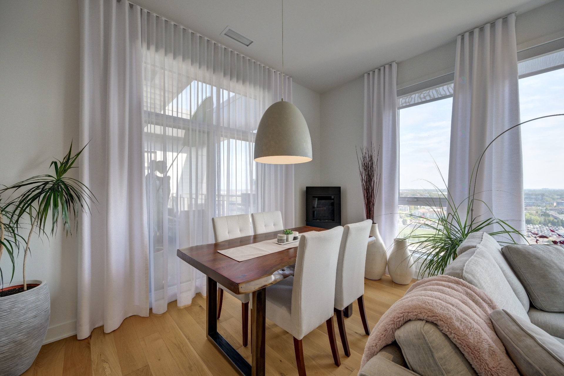 









1400


Rue Lucien-Paiement

, 1702,
Laval (Laval-des-Rapides),




QC
H7N0E3

