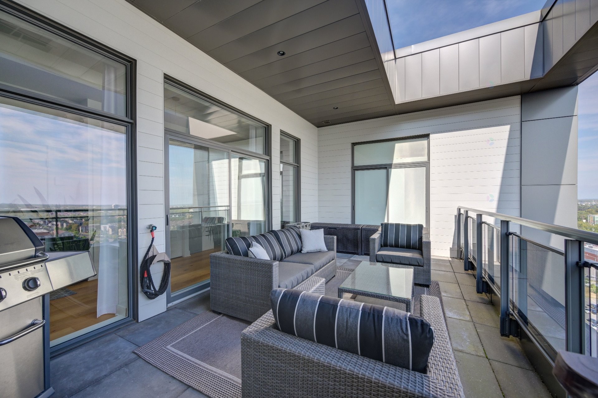 









1400


Rue Lucien-Paiement

, 1702,
Laval (Laval-des-Rapides),




QC
H7N0E3

