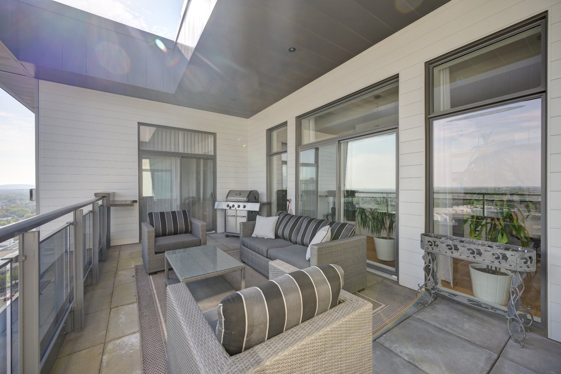 









1400


Rue Lucien-Paiement

, 1702,
Laval (Laval-des-Rapides),




QC
H7N0E3

