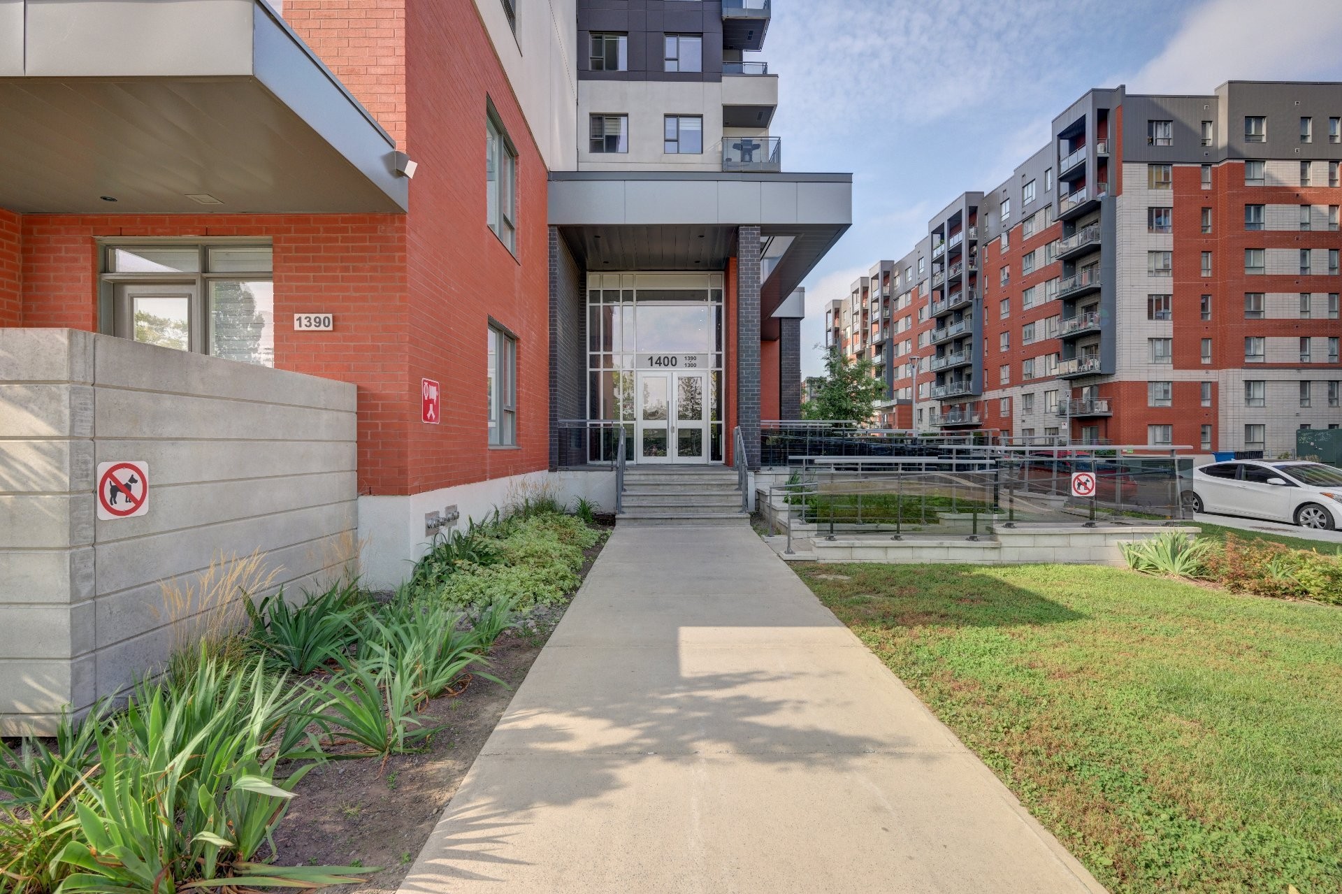 









1400


Rue Lucien-Paiement

, 1702,
Laval (Laval-des-Rapides),




QC
H7N0E3

