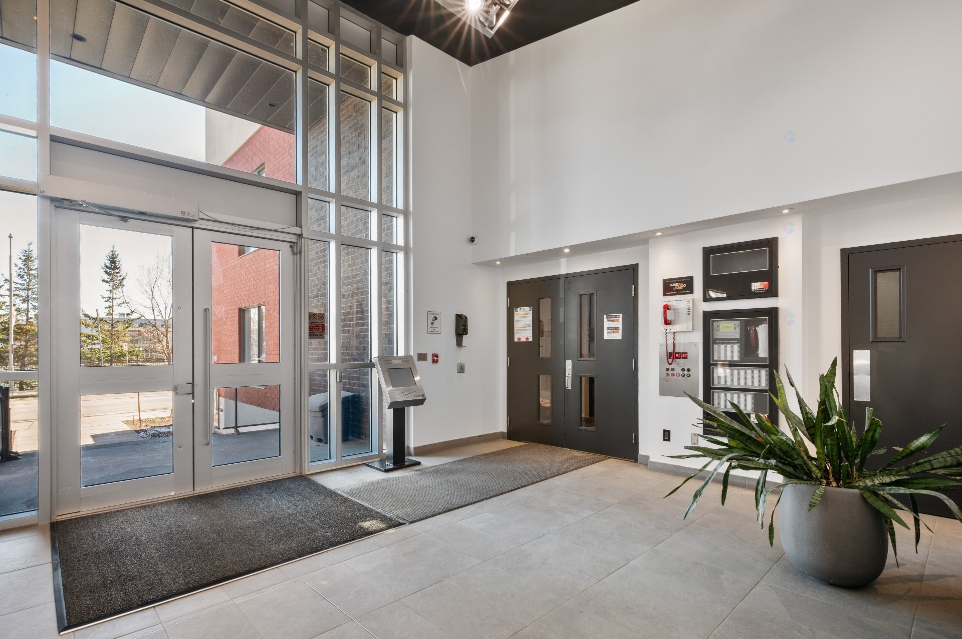 









1400


Rue Lucien-Paiement

, 1702,
Laval (Laval-des-Rapides),




QC
H7N0E3

