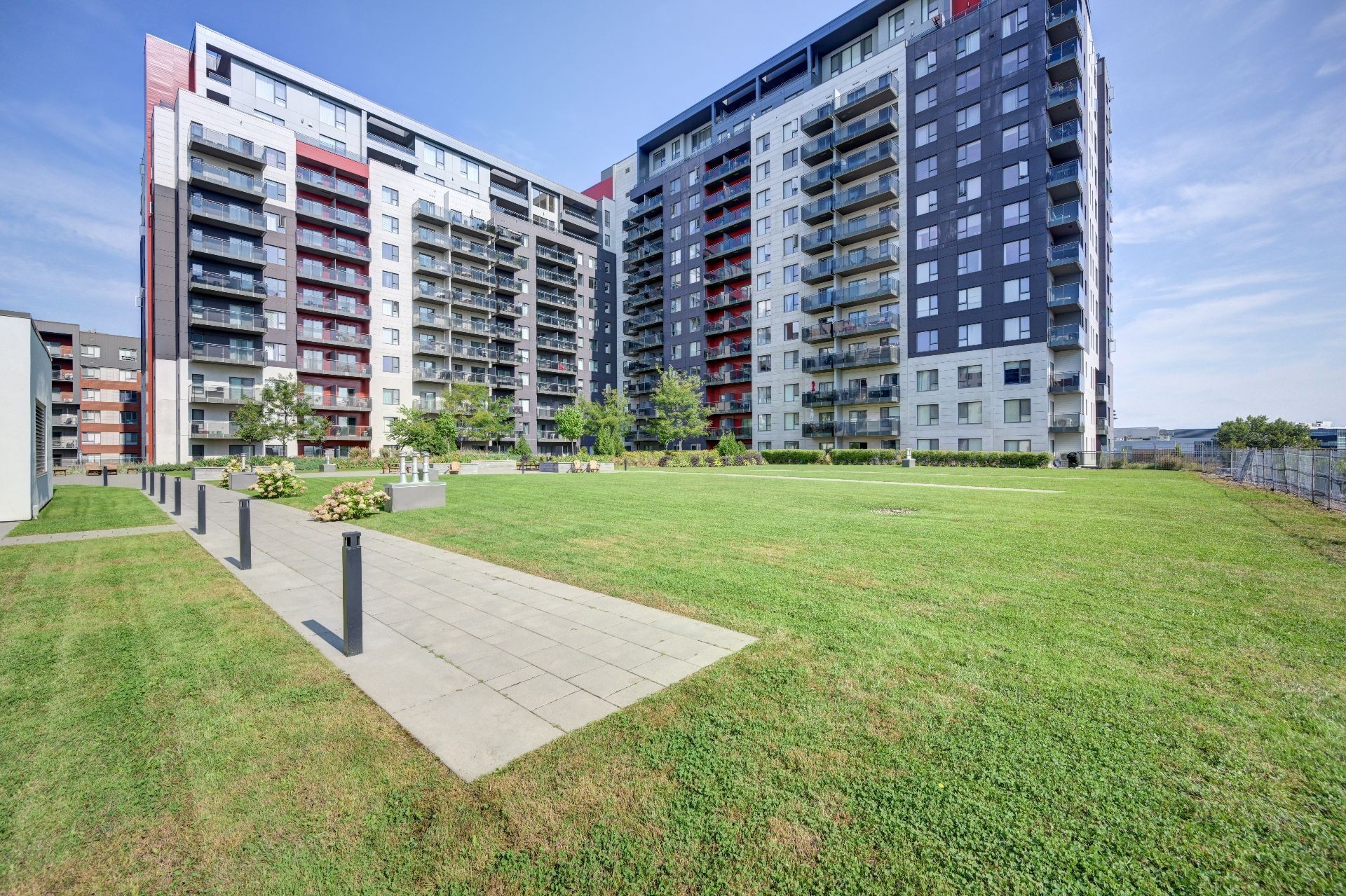 









1400


Rue Lucien-Paiement

, 1702,
Laval (Laval-des-Rapides),




QC
H7N0E3

