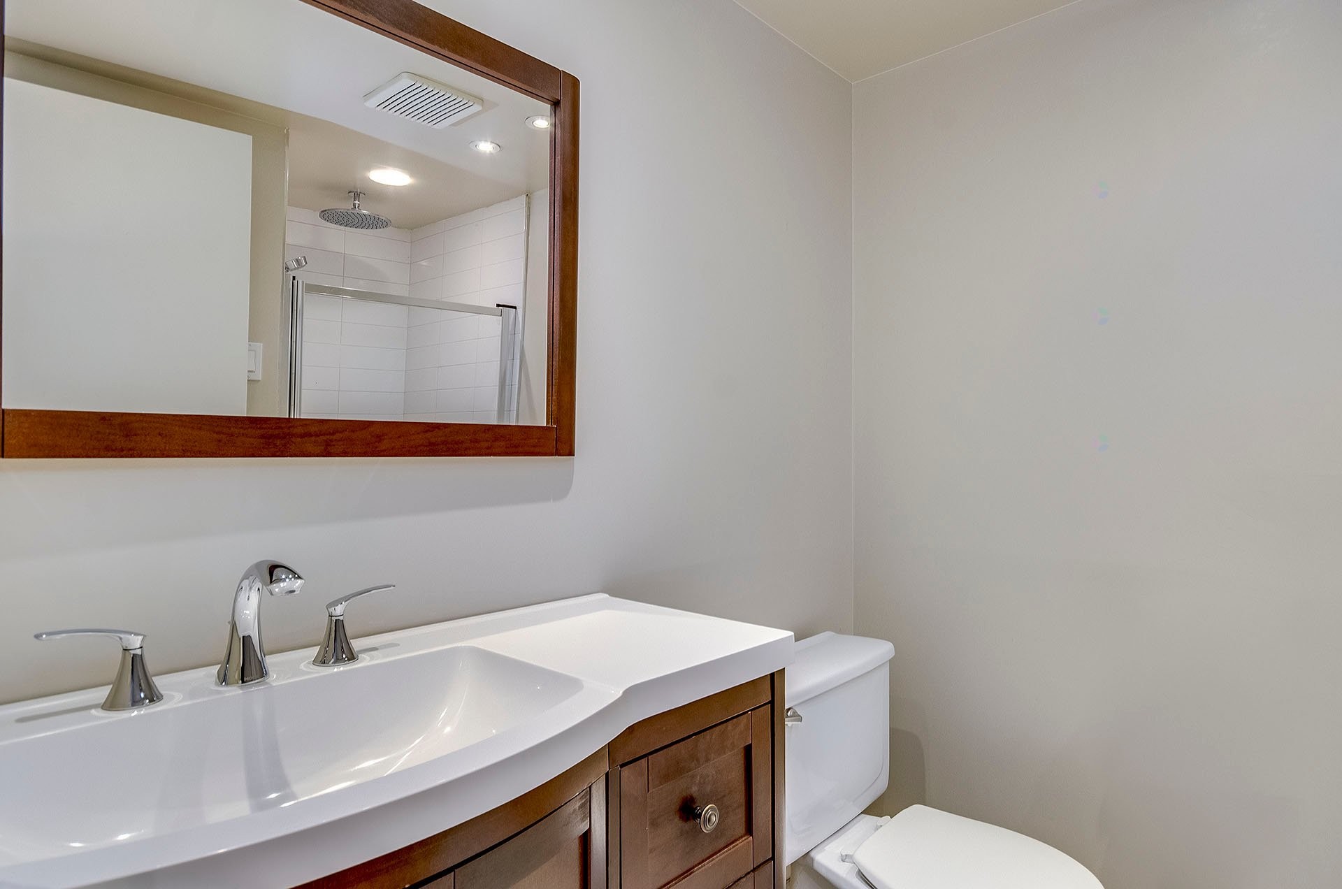 









556


Ch. Réal

, 302,
Sutton,




QC
J0E2K0

