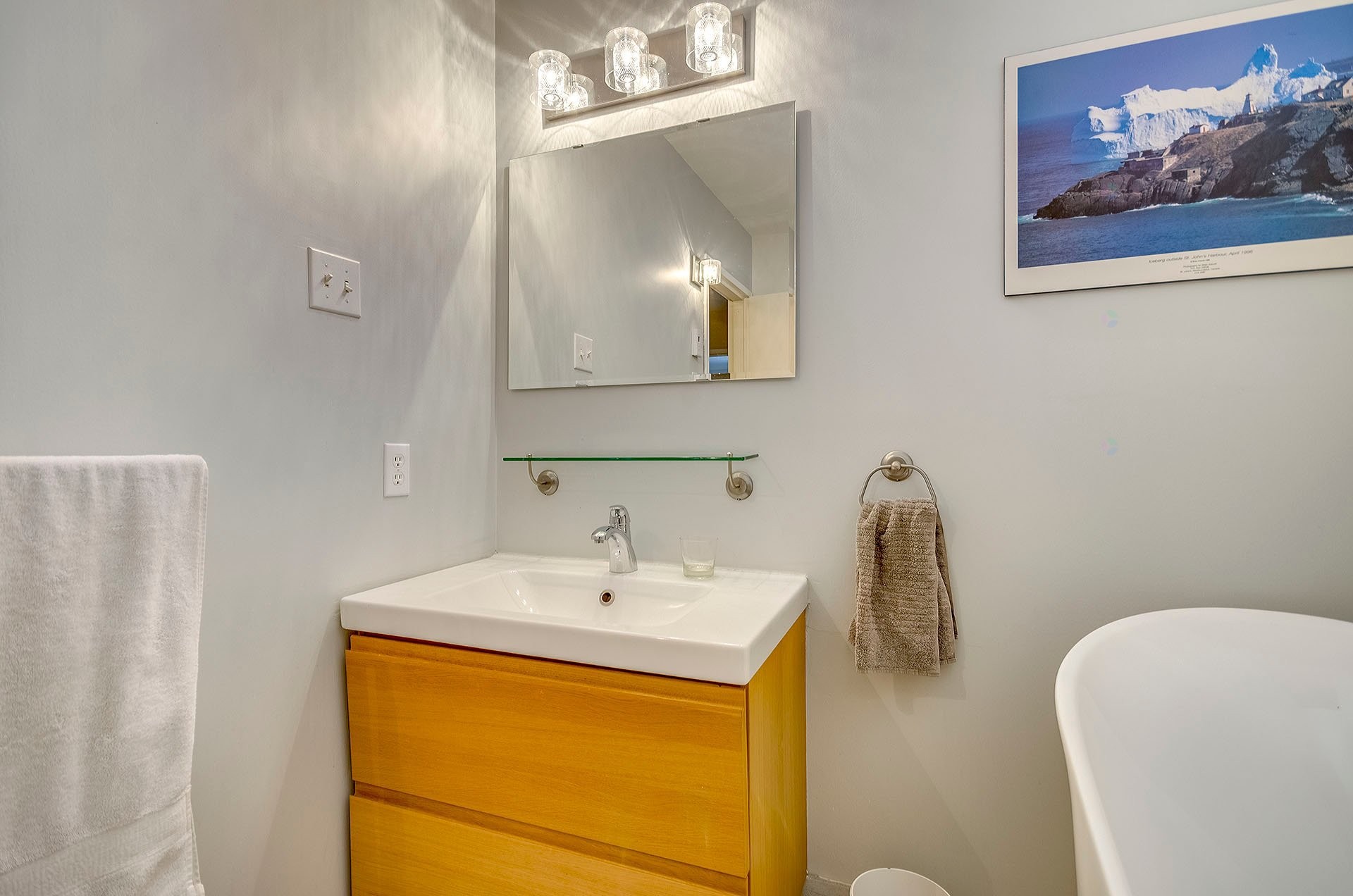 









556


Ch. Réal

, 302,
Sutton,




QC
J0E2K0

