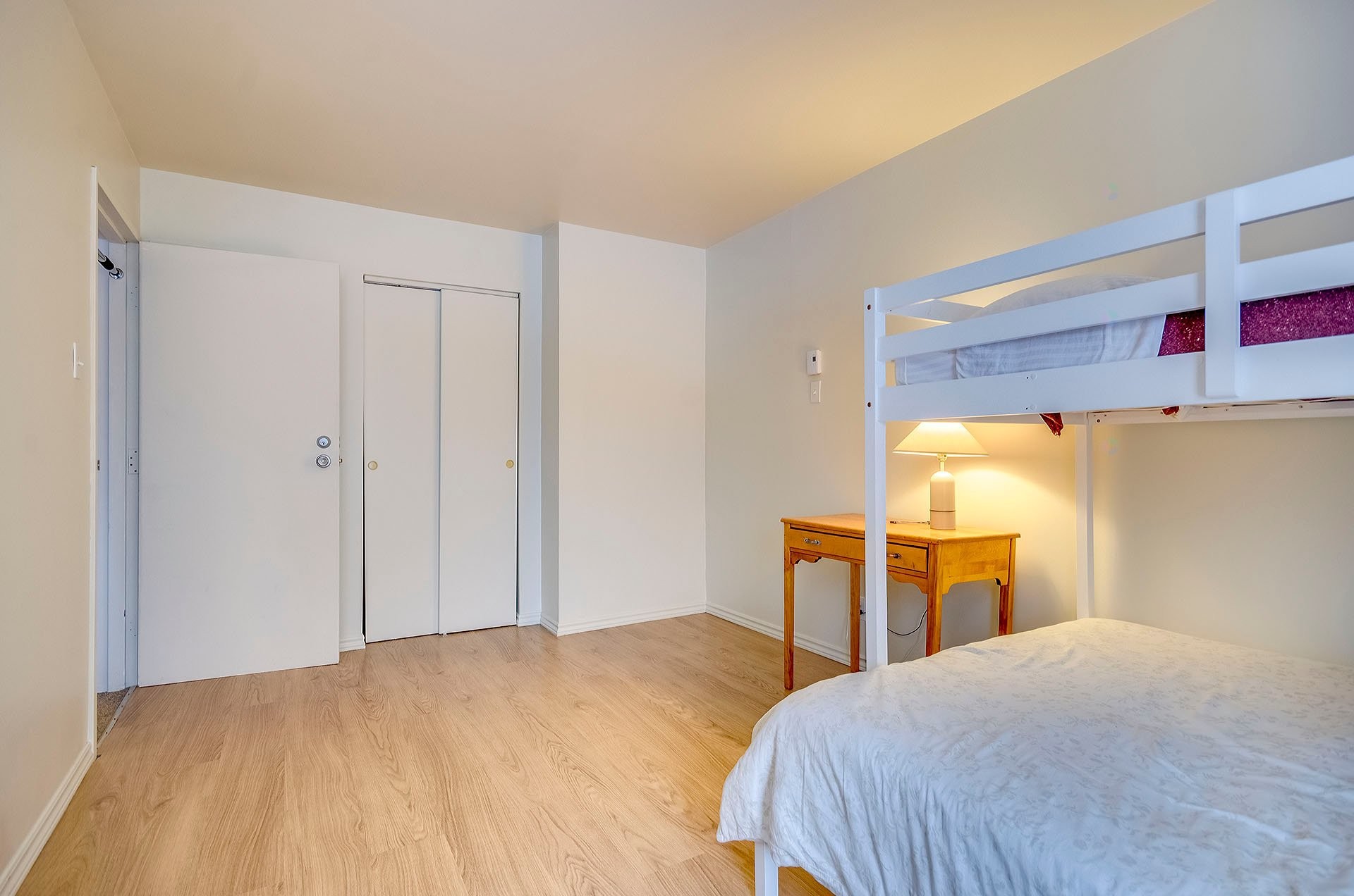 









556


Ch. Réal

, 302,
Sutton,




QC
J0E2K0

