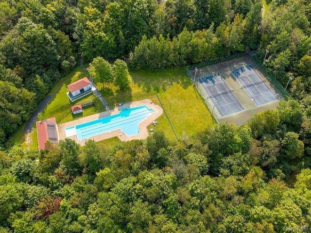 









556


Ch. Réal

, 302,
Sutton,




QC
J0E2K0

