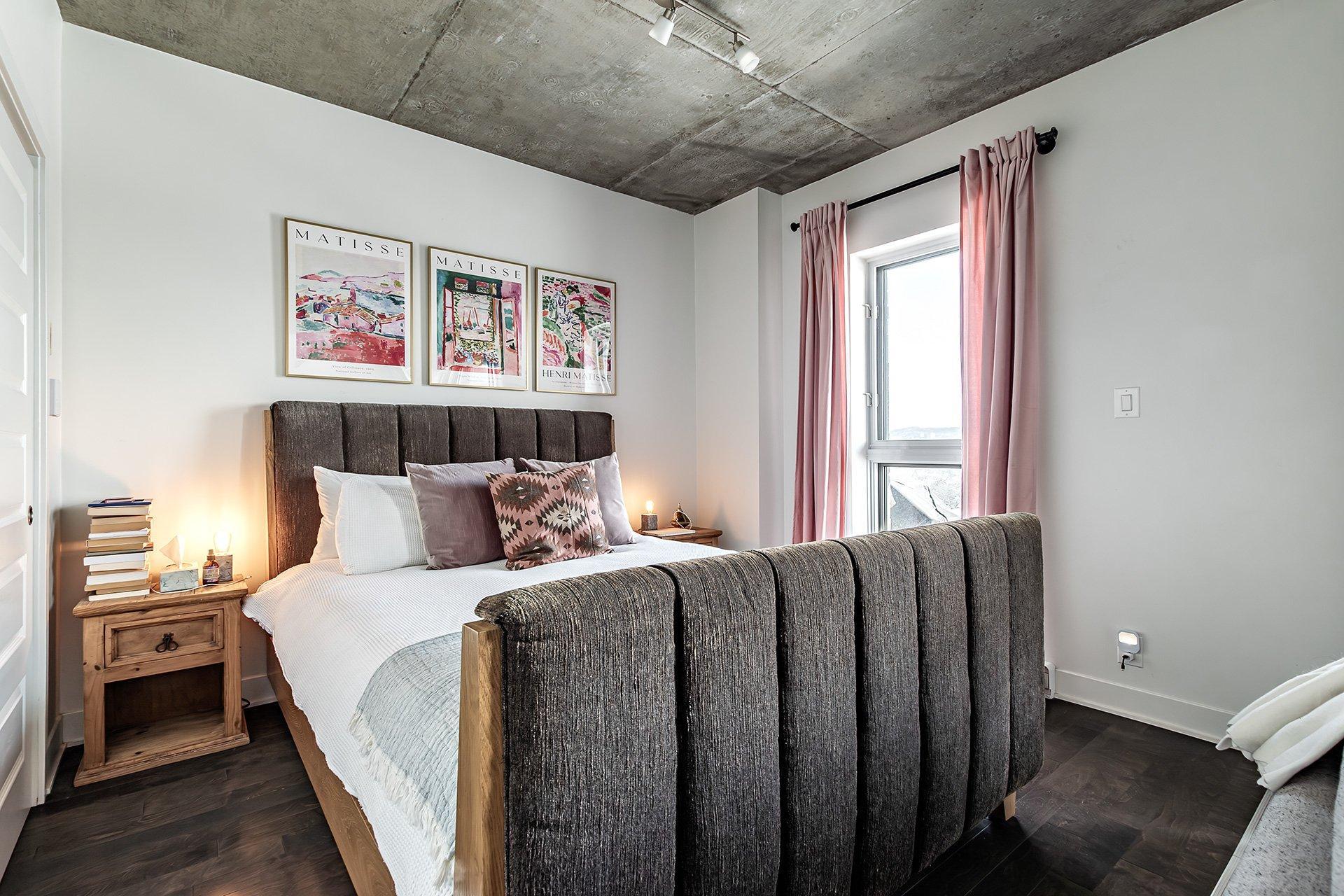 









2335


Ch. Manella

, 613,
Mont-Royal,




QC
H4P0B3

