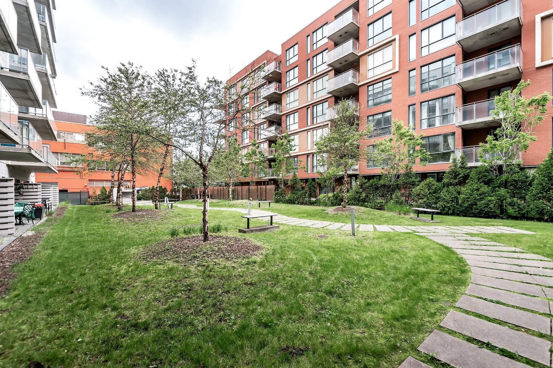 









2335


Ch. Manella

, 613,
Mont-Royal,




QC
H4P0B3

