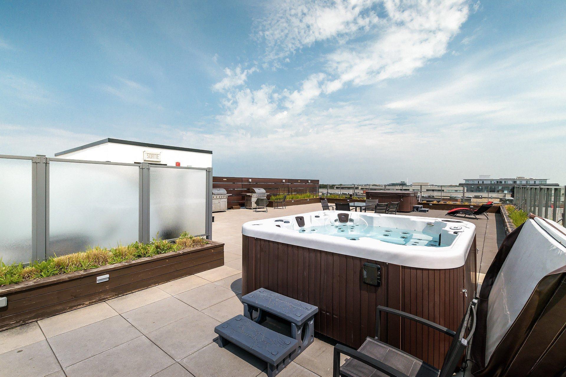 









2335


Ch. Manella

, 613,
Mont-Royal,




QC
H4P0B3

